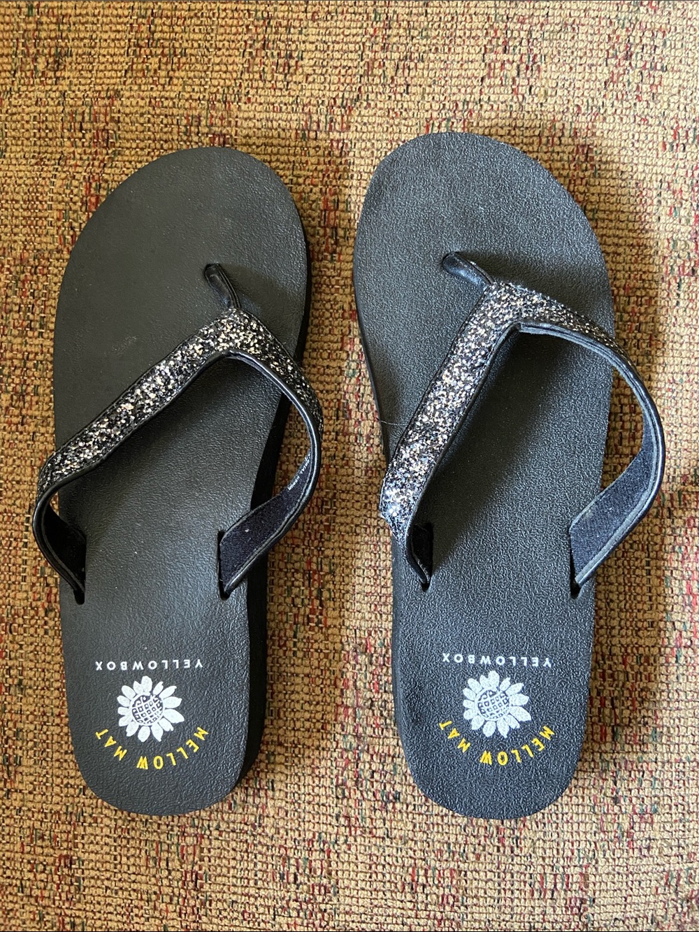 Women’s Yellow Box Mellow Mat Suzanne Black Flip Flops, Size 7